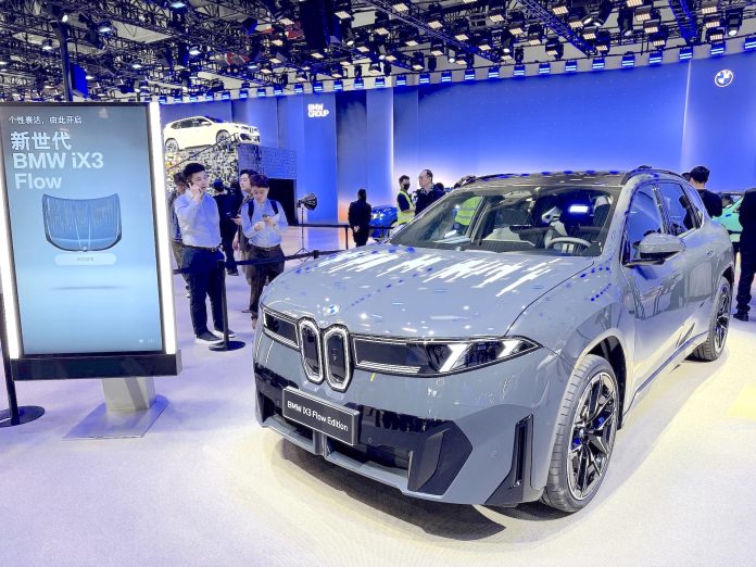 BMW iX3 Flow Edition