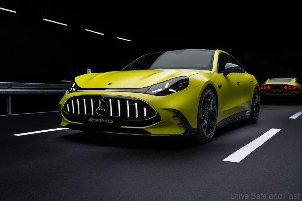 Das neue Mercedes-AMG GT 63 4-Türer Coupé, 2026.Mercedes-AMG GT 63 4-Türer Coupé | Energieverbrauch kombiniert 21,0-17,9 kWh/100 km | CO2 Emissionen kombiniert 0 g/km | CO2-Klasse: AThe all-new Mercedes-AMG GT 63 4-Door Coupé, 2026.Mercedes‑AMG GT 63 4-Door Coupé | combined energy consumption 21.0-17.9 kWh/100 km | combined CO2 emissions 0 g/km | CO2 class: A
