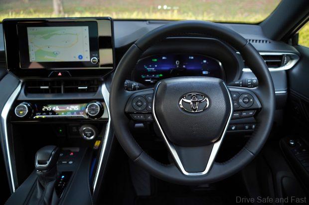 toyota harrier hev cabin