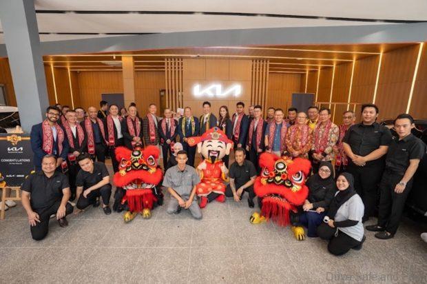 staff of kia 3s kuching